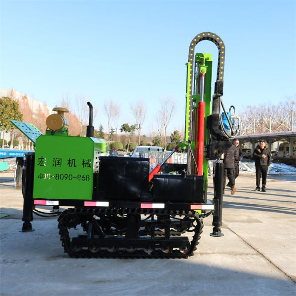 澳大利亞的客戶代專程到訪了宏潤(rùn)機(jī)械，對(duì)公司的潛孔鉆機(jī)產(chǎn)品進(jìn)行了深入細(xì)致的考察